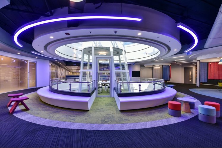 Office With Large Skylights Converts Gloomy Areas into Vibrant ...