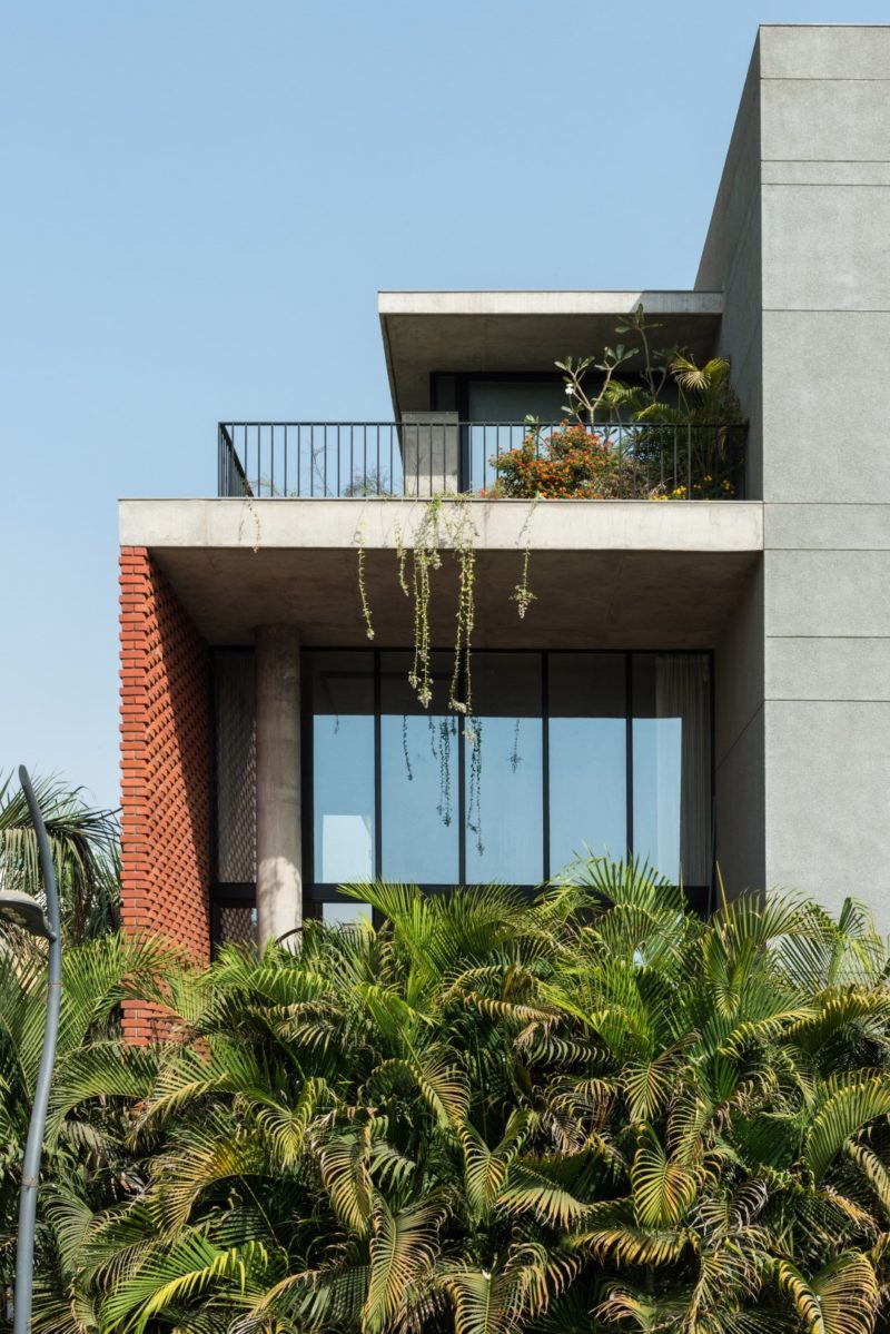 Photo inspiration: Textured Brick Facade House Design Reference: Brick Facade House Design Work Group