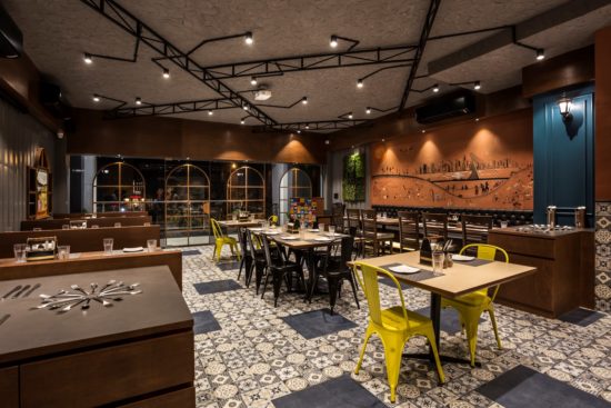 PIZZA SOCIAL Interiors (Adajan) | THE INTERIOR WORKSHOP - The ...