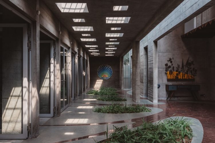 Snehal Shah Residence-courtyard (2) - The Architects Diary