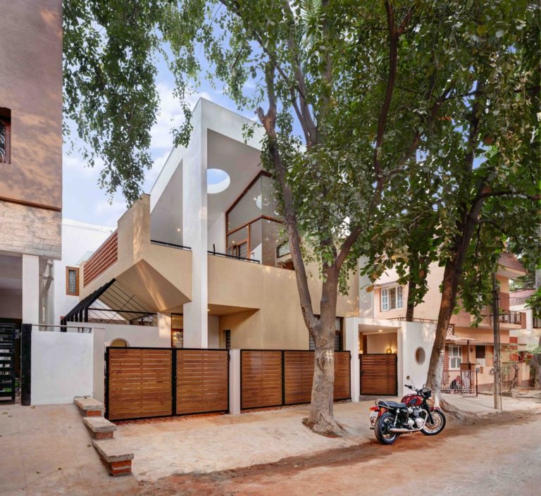 House Sampada Governed By Site Context And Existing Elements 