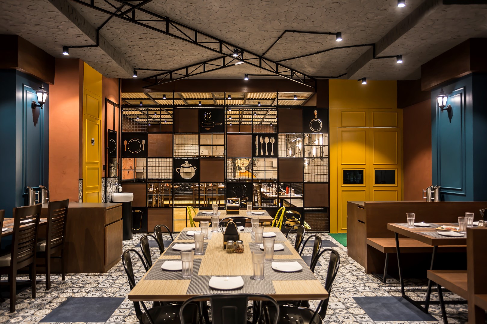 Wood Small Restaurant Design Ideas WoodsInfo