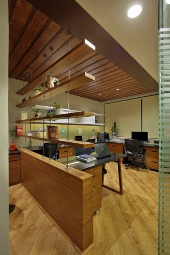 Corporate Office Interior Breaks the Monotony and Boring Environment ...