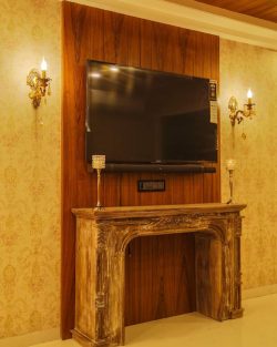 Attaining Equilibrium into a Luxurious Space | Kamal Kavita Interiors ...
