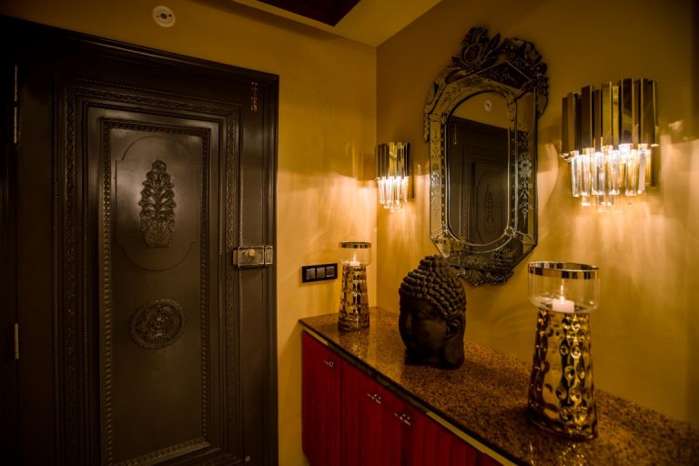Attaining Equilibrium into a Luxurious Space | Kamal Kavita Interiors ...