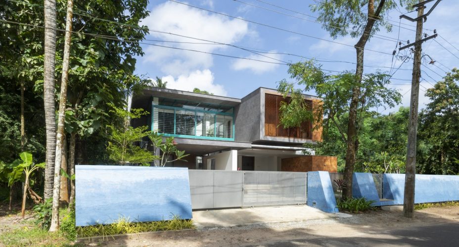 A Utilitarian House Transformed Into A Tropical Living Space | NO ...