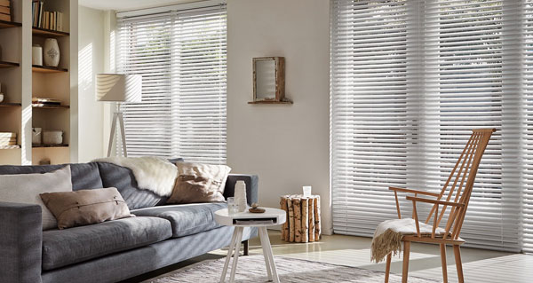 Which Is Better Blinds Or Curtains, What Looks Better Curtains Or Blinds