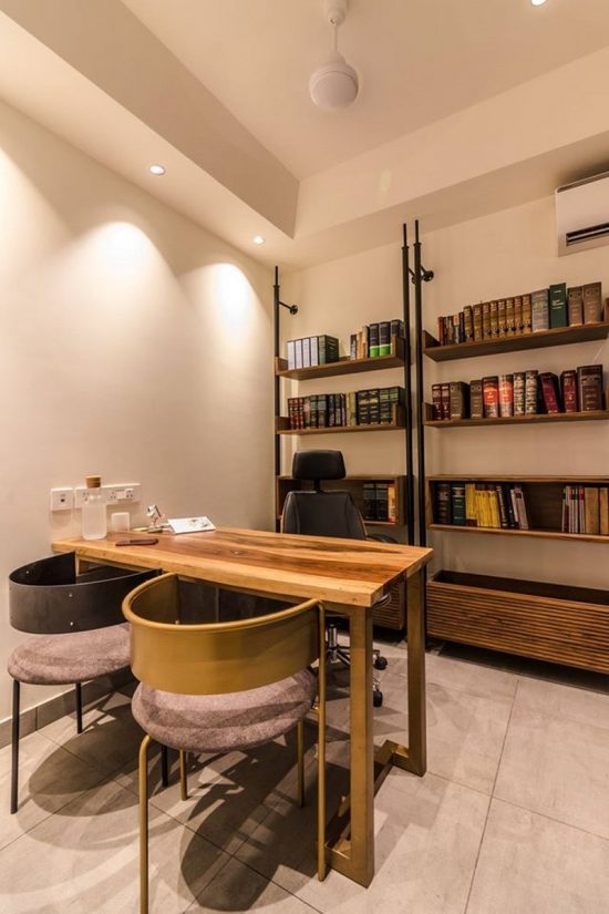 Vintage Style Advocate’s Office Interior | Karan Aakriti Interior ...