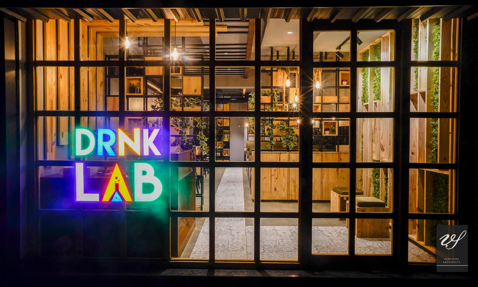 DRNK Lab Cafe Fusion Of Contemporary And Rustic Trends Shreenda