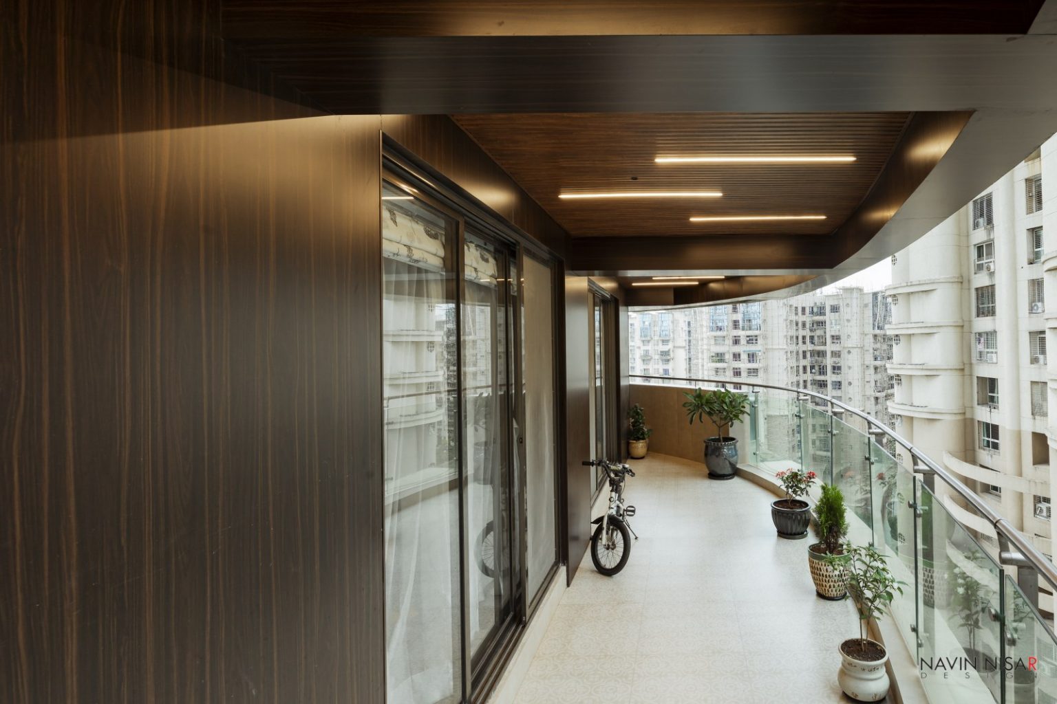 House Interiors In A Transitional Design Style | Navien Niesaar Design ...