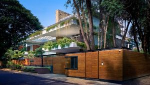The Hovering Garden House Merges Seamlessly With Its Environs | Niraj ...