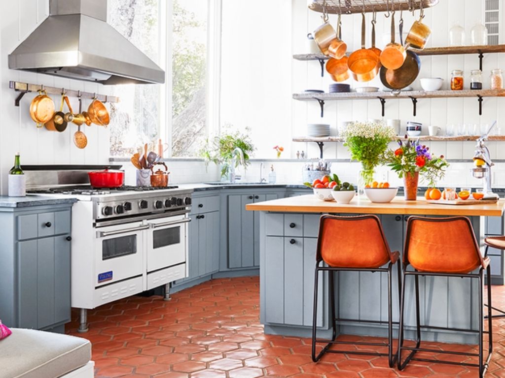 Have a Small Kitchen? The Top Ways to Keep Things Organized The