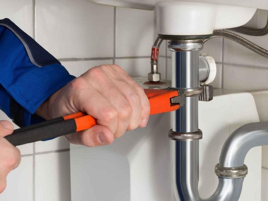 5 Times When You Need To Call An Emergency Plumber - The Architects Diary