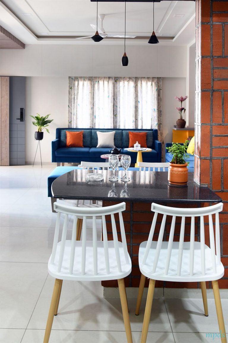 Clay sculpture and Brick pattern set the scene For This Apartment ...