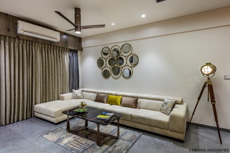 4BHK Apartment With Subtle And Radiant Spaces | S.Mevada Associates ...