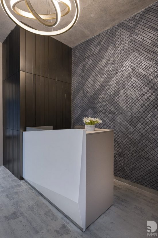 Squelette Design A Small Corporate Office Design - Transforming Through Transparency ...