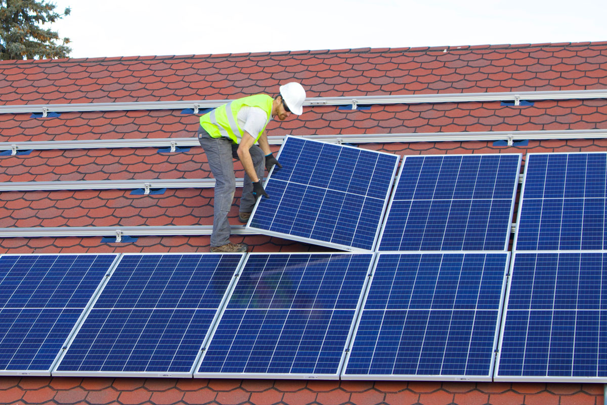 6 ADVANTAGES OF INSTALLING SOLAR PANELS AT YOUR HOME - The Architects Diary