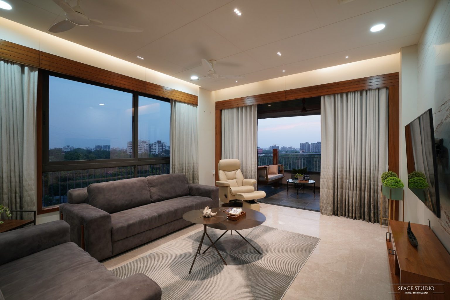 A Sophisticated And Urbane Apartment Interior In Ahmedabad | Space ...