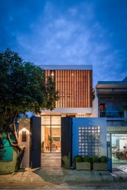 NT's Habitat : Renovated Warehouse gave birth to a Residence for four ...