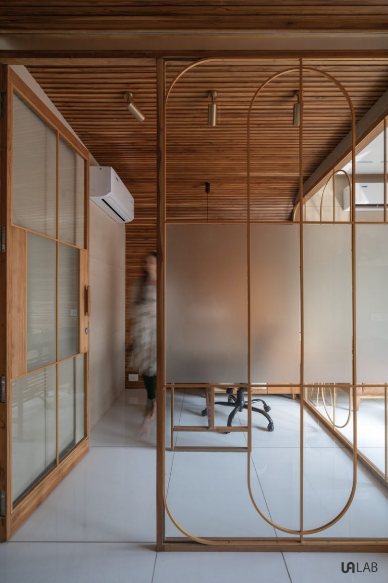 Dynamic Office Space Creates An Ambience Through Delusions | UA Lab ...