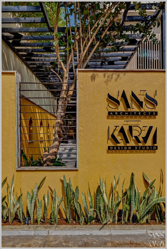 Design Studio With Interactive And Interconnected Spaces SANS