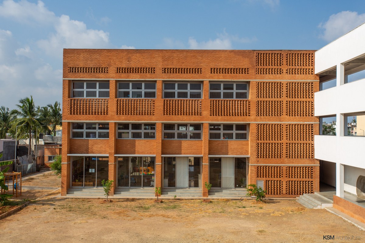 An Institute Design Embarking In A Naturally Lit And Ventilated ...