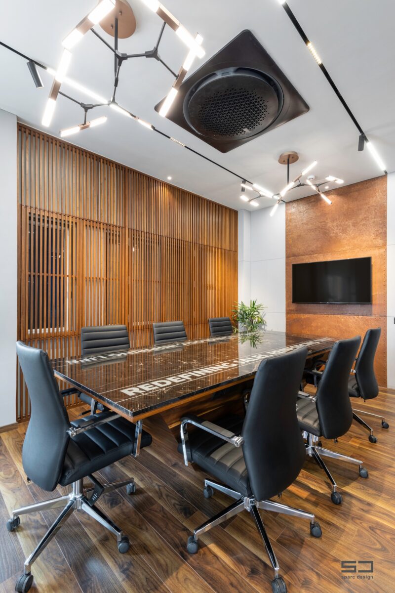 An Office Space with Visual Connectivity and Framed Compositions : The ...