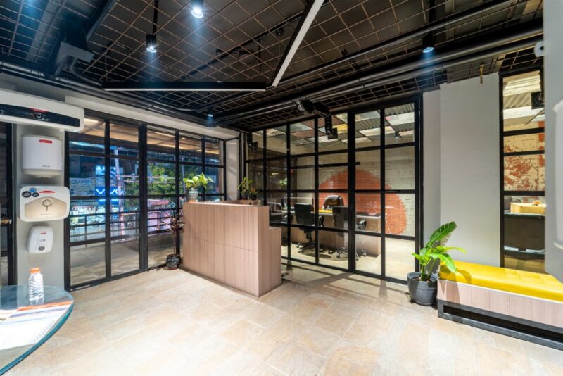 Workspace that Celebrates Industrial Design in its True Sense | Studio ...