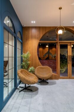 Bold yet Playful Ambiance for this Office Design in Ahmedabad | P&S ...