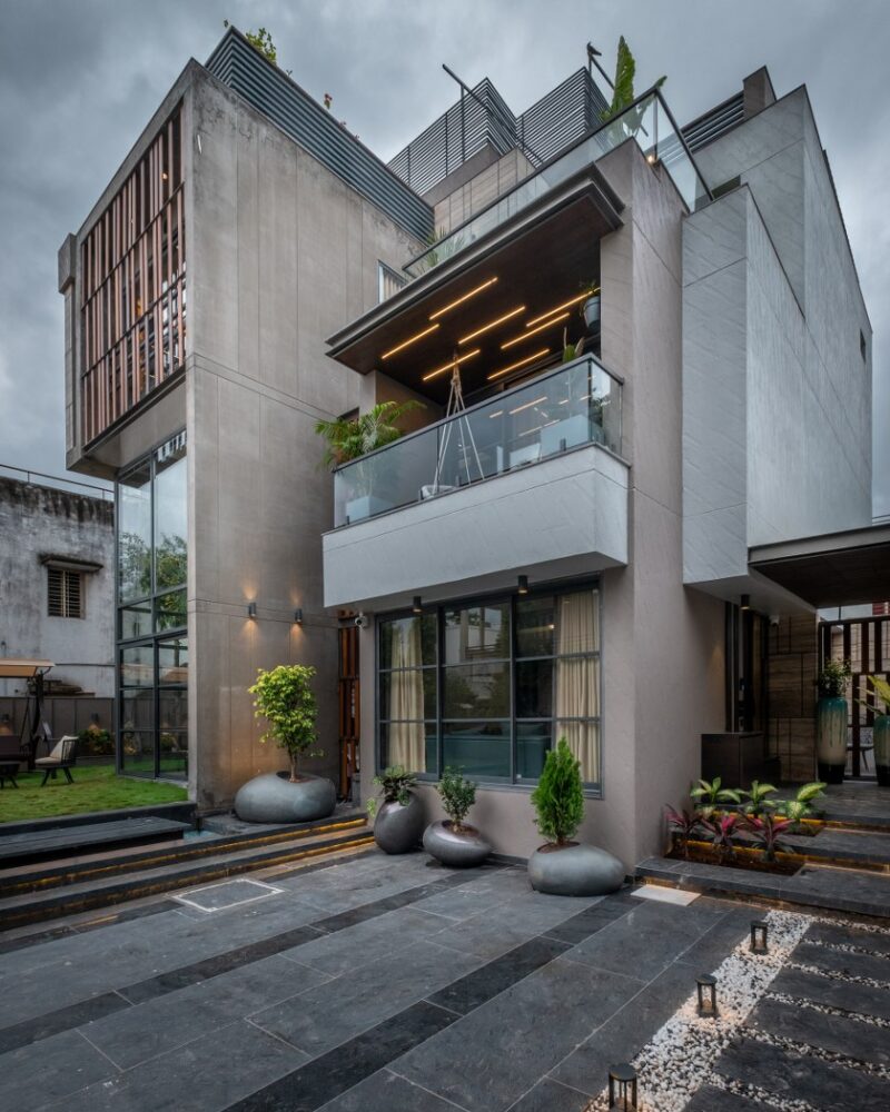 A PERFECT BLEND OF CONCRETE GREYS AND FRONDESCENCE GREENS | PALAK SHAH ...