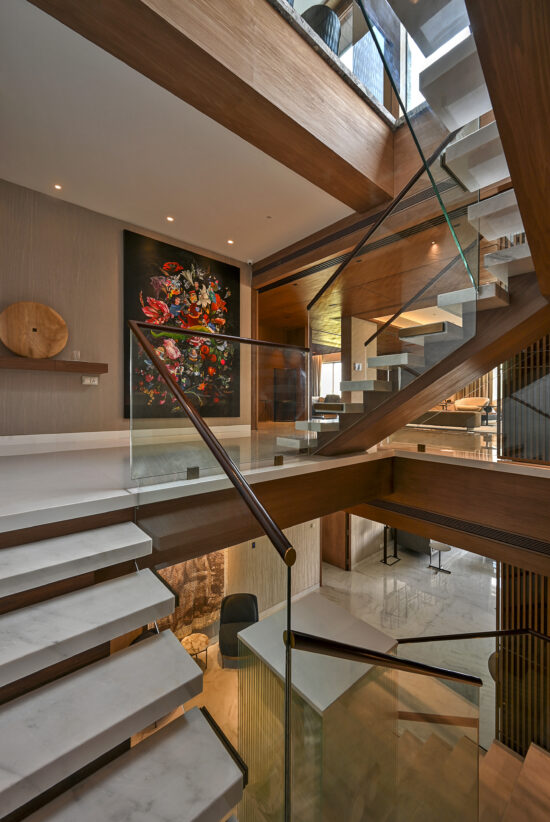 Fresh Look at Beautiful And Inward Looking Apartment House Interior