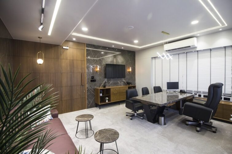 Luxurious Interior Camouflaged With Earthen Elements | Bhavin Amrutiya ...