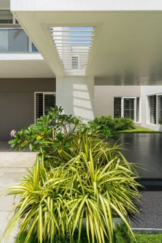 Contemporary Modern House With Ample Natural Light And Ventilation ...