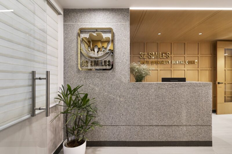 Providing A Contemporary Aesthetic To The '32 Smiles' Dental Clinic ...