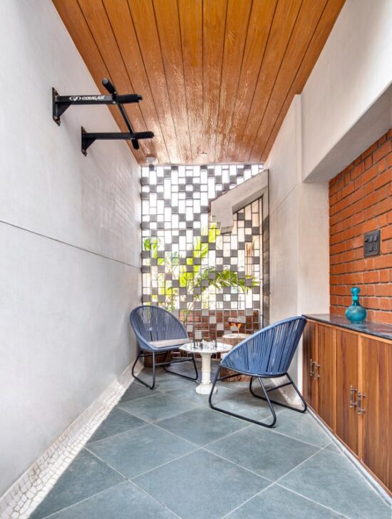 A Home That Embodies Distinctively Indian Minimalist Aesthetics ...