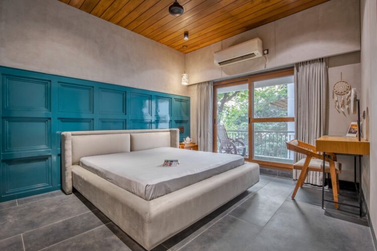 A Home That Embodies Distinctively Indian Minimalist Aesthetics ...