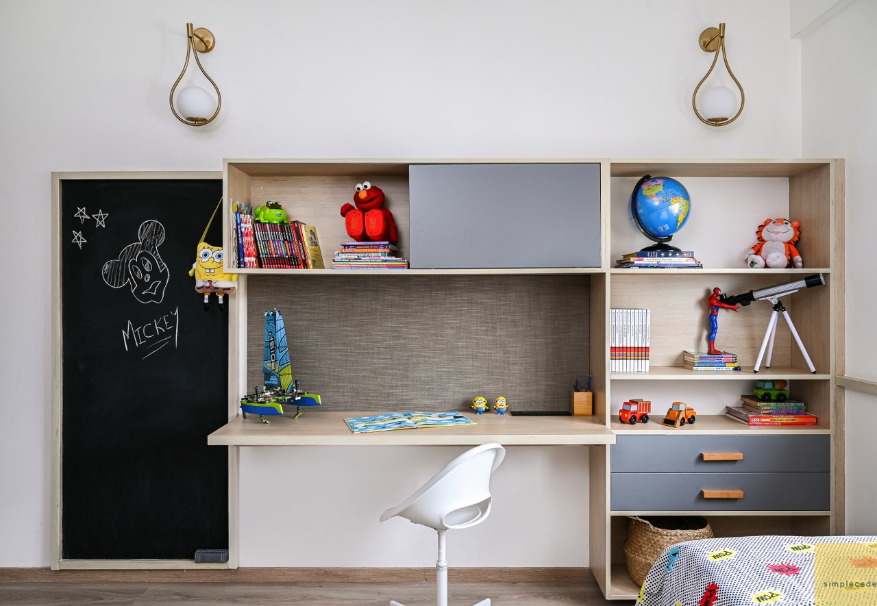 Picture of A Unique Color Scheme In This Compact 3BHK Apartment | Simplécede - The ...