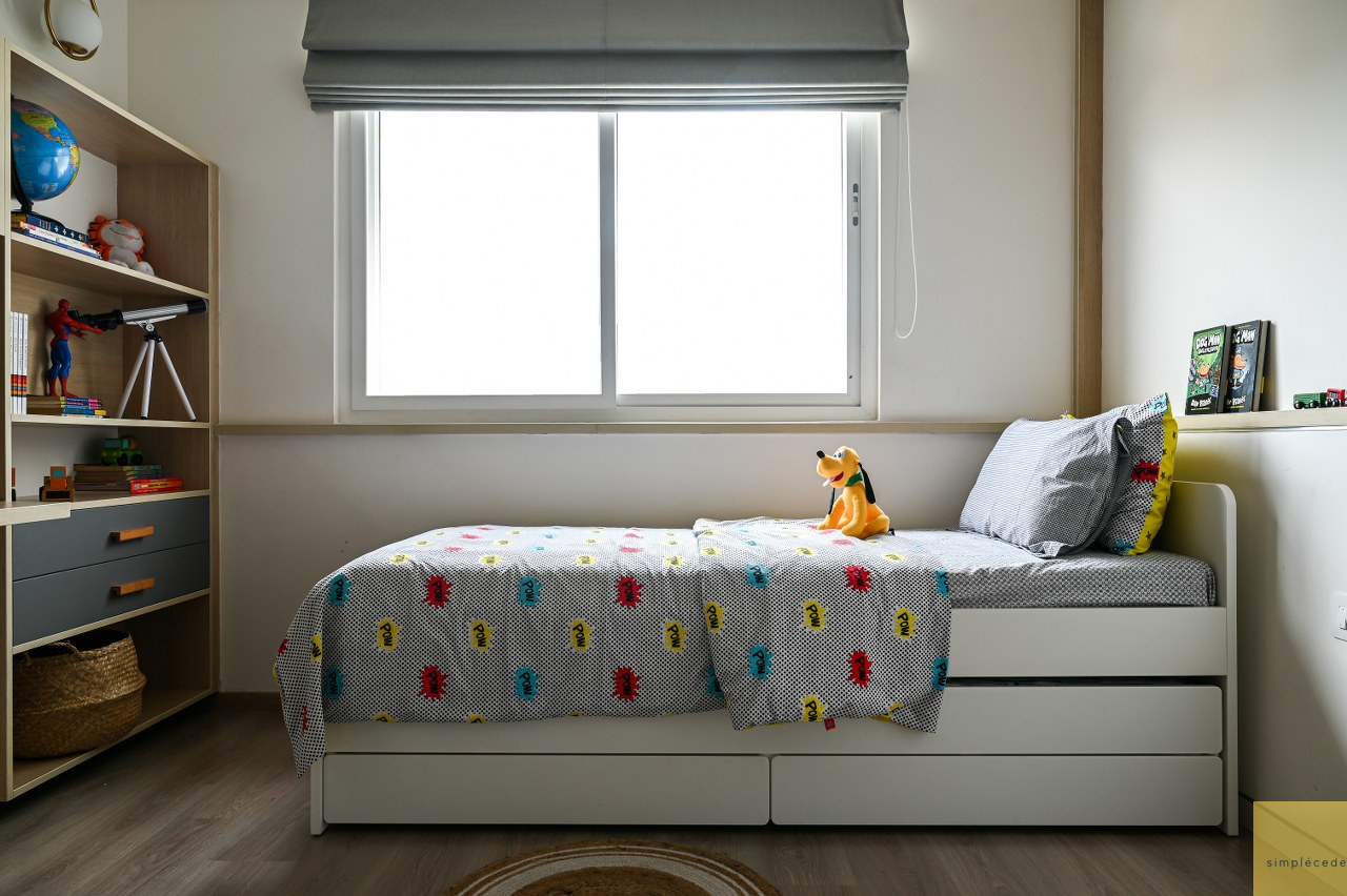 View of A Unique Color Scheme In This Compact 3BHK Apartment | Simplécede - The ...