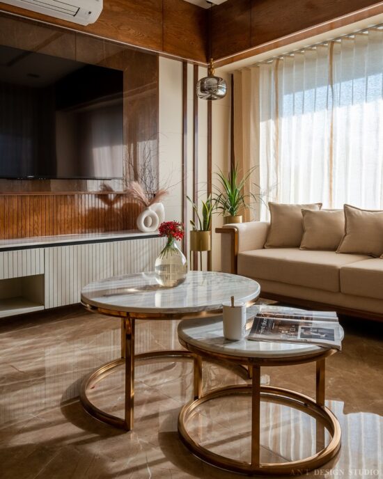 4 BHK Apartment Designed With Varied And Unique Colour Palettes | A N T ...