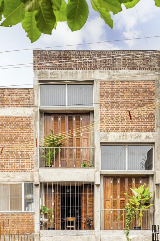 Agam House Is A House Of Epic Proportions And Minimal Natural Materials ...