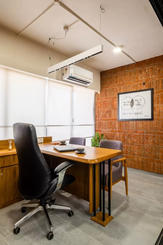 An Office Space That Broke The Norm Of Modernism And Embraced A Natural ...
