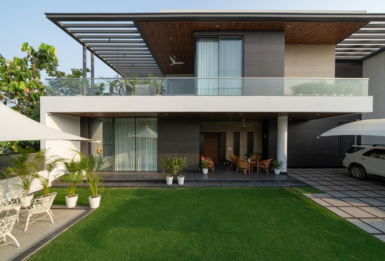 This Luxurious Villa Design Meets The Client's Desire For A Light ...