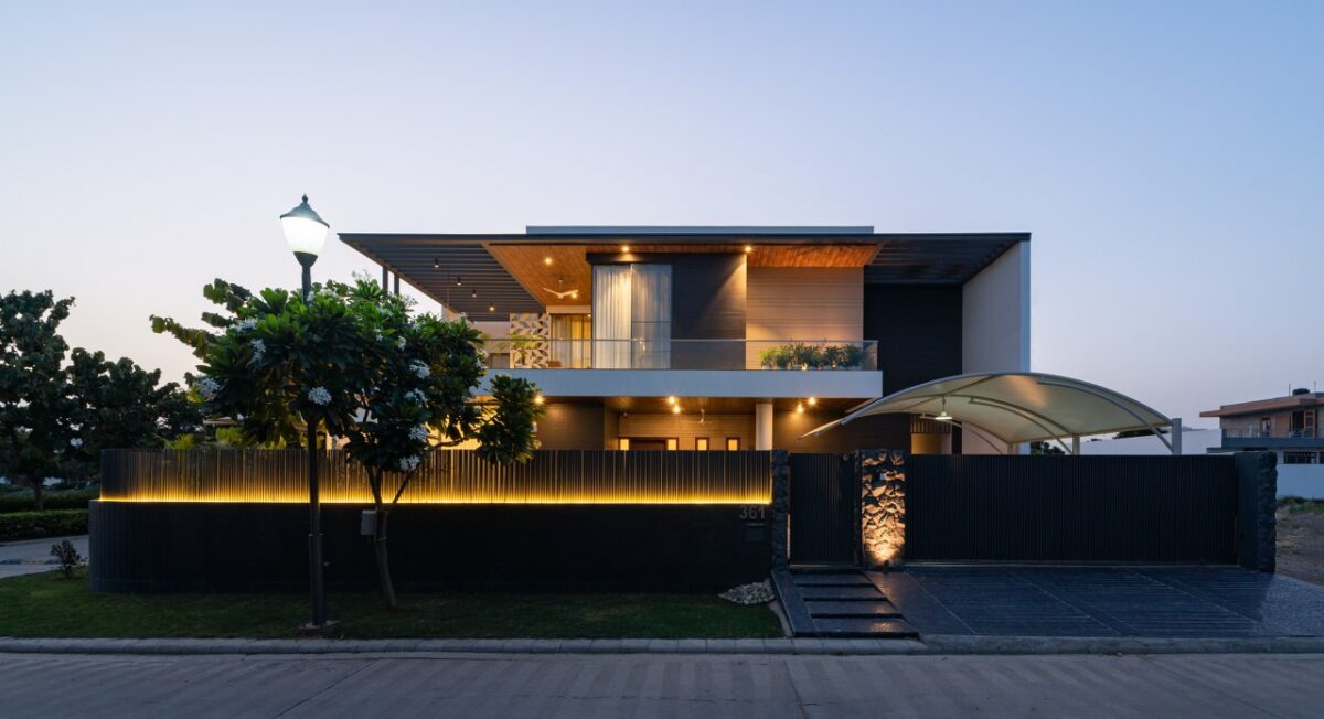 This Luxurious Villa Design Meets The Client's Desire For A Light ...