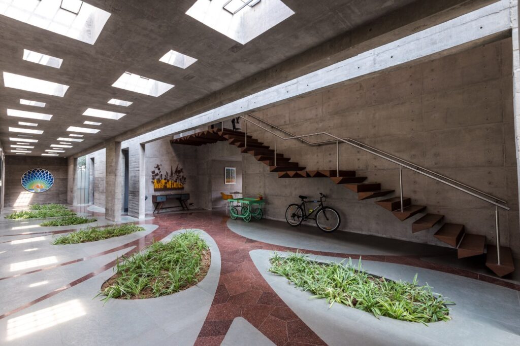 house with courtyard