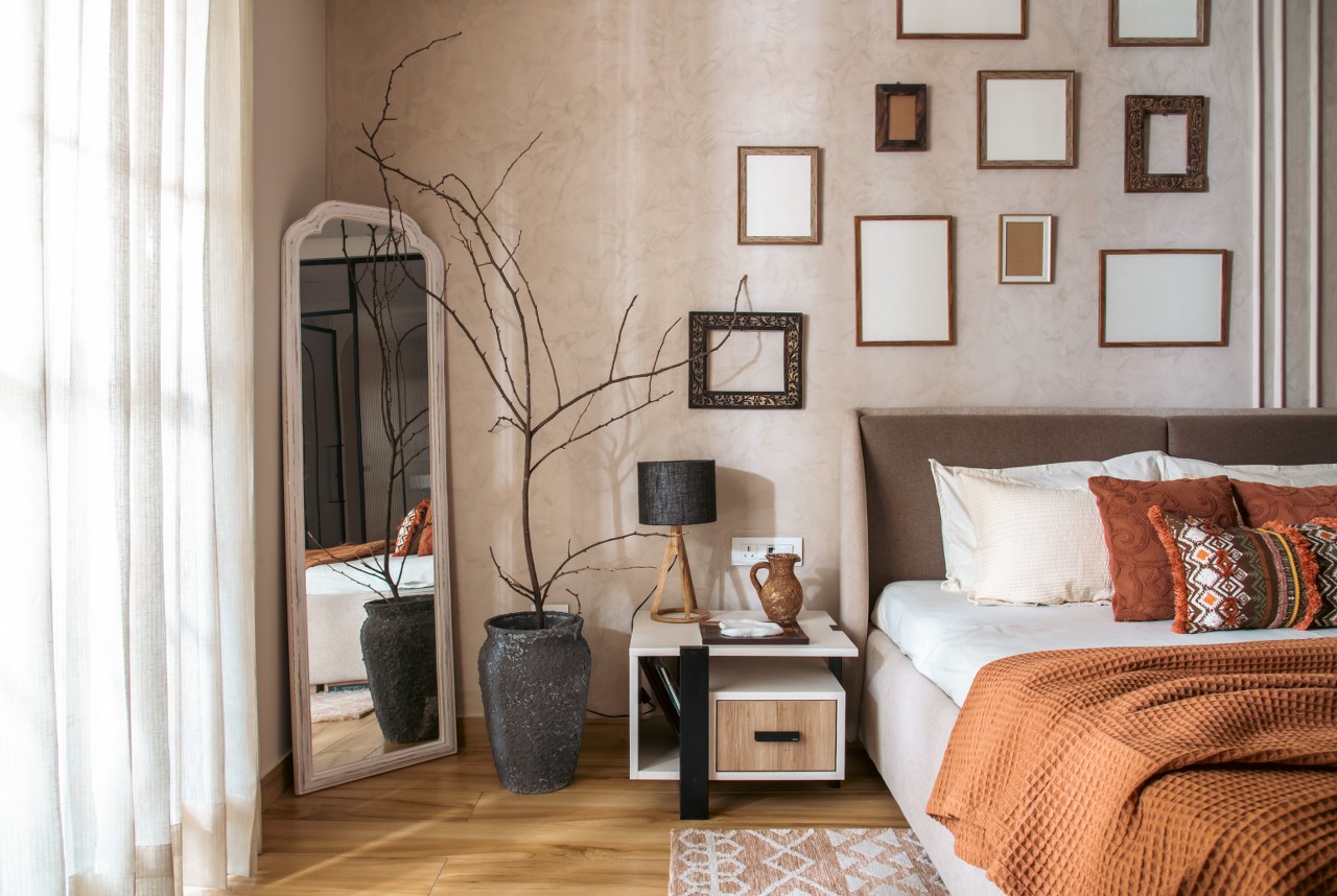 The Timeless Interiors Combine Modern Elegance with a Charm | House of ...