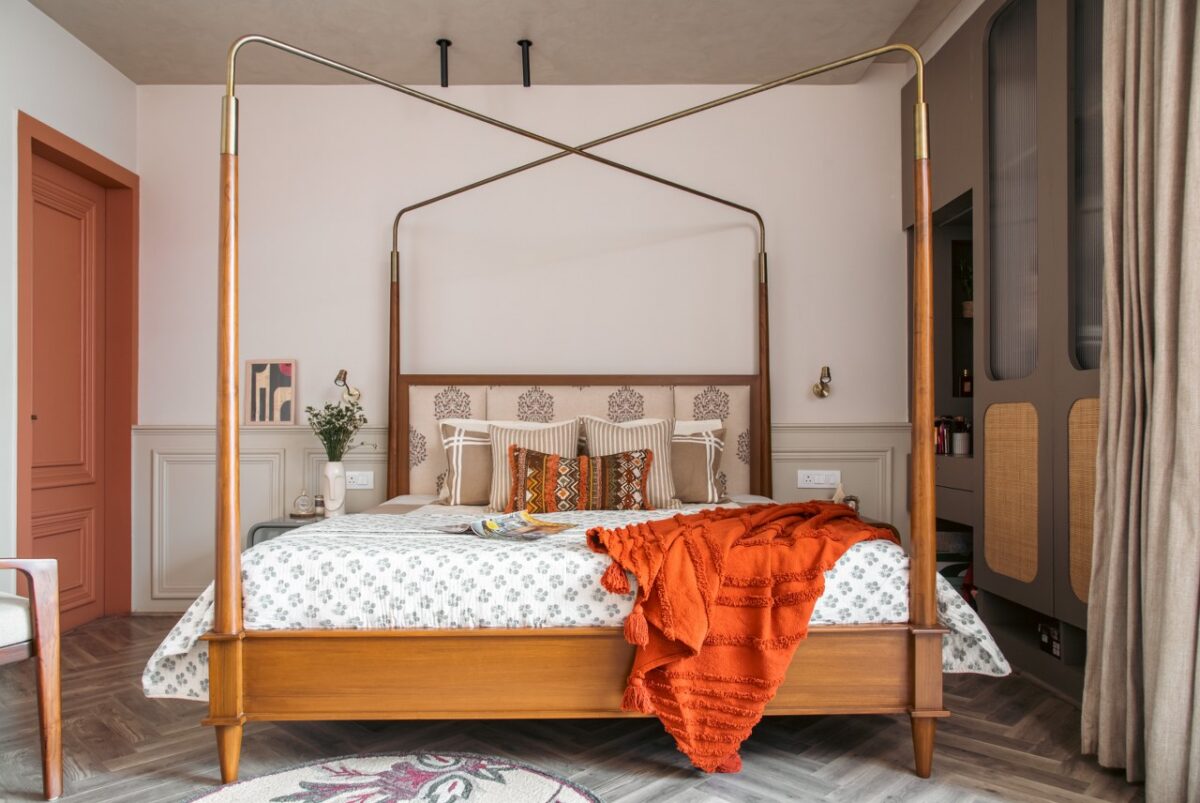 The Timeless Interiors Combine Modern Elegance with a Charm | House of ...
