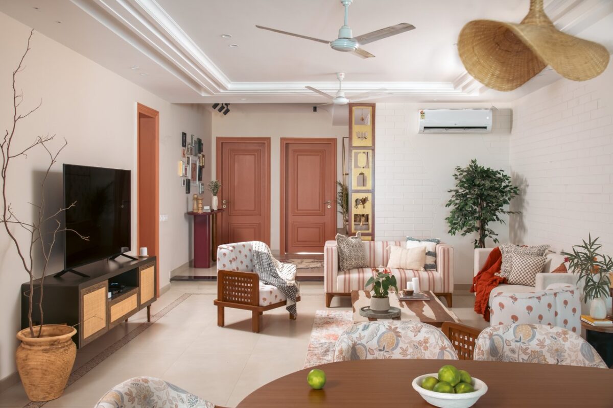 The Timeless Interiors Combine Modern Elegance with a Charm | House of ...