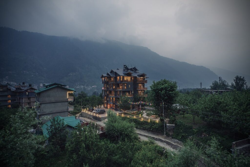 zostel in manali