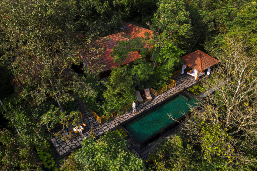 Stone Lodges, Resort