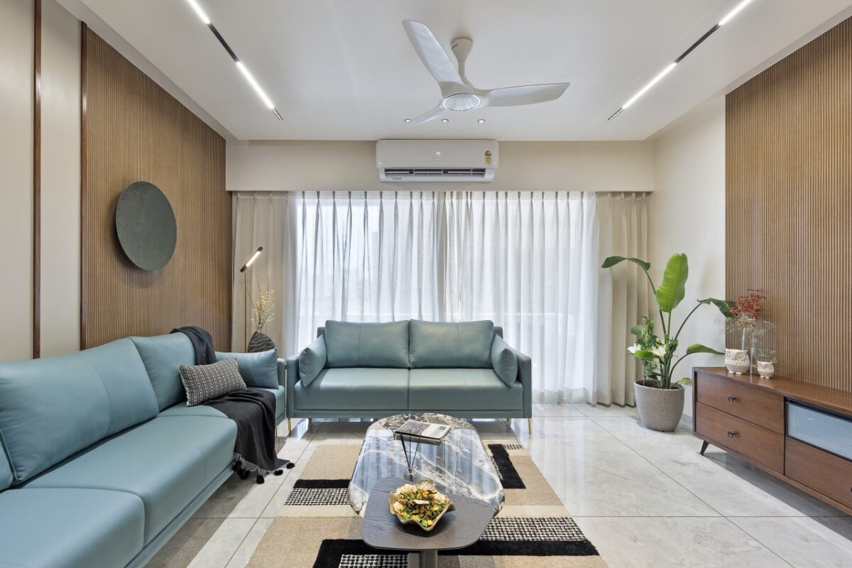 This House Bathes in Modern Minimalist Interior Design | Foresight ...